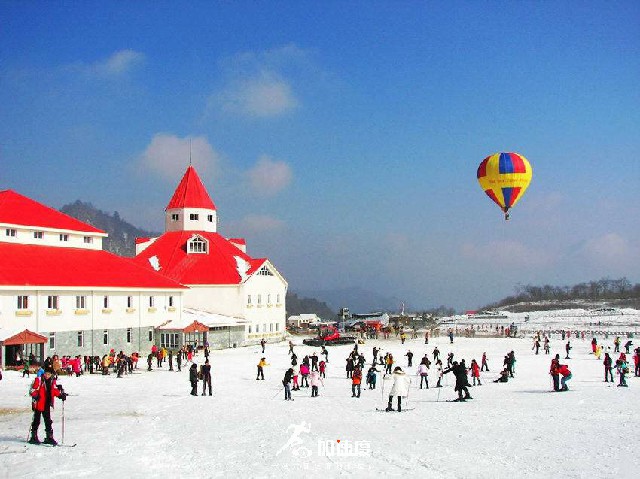 滑雪(xuě)場(chang)2.jpg